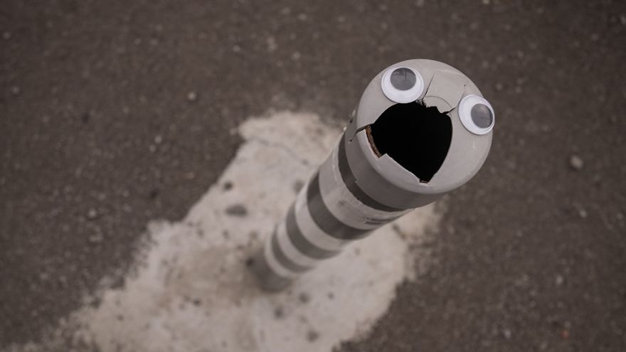 Someone In Bulgaria Is Putting Googly Eyes On Broken Street Objects, And It’s Even Better Than Fixing Things Someone In Bulgaria Is Putting Googly Eyes On Broken Street Objects, And It’s Even Better Than Fixing Things