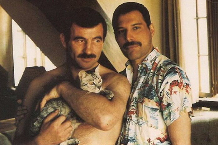 26 Rare Pics Of Freddie Mercury And His Boyfriend From 1980s Reveal The Unseen Side Of Him