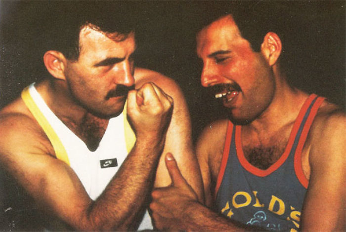 26 Rare Pics Of Freddie Mercury And His Boyfriend From 1980s Reveal The Unseen Side Of Him