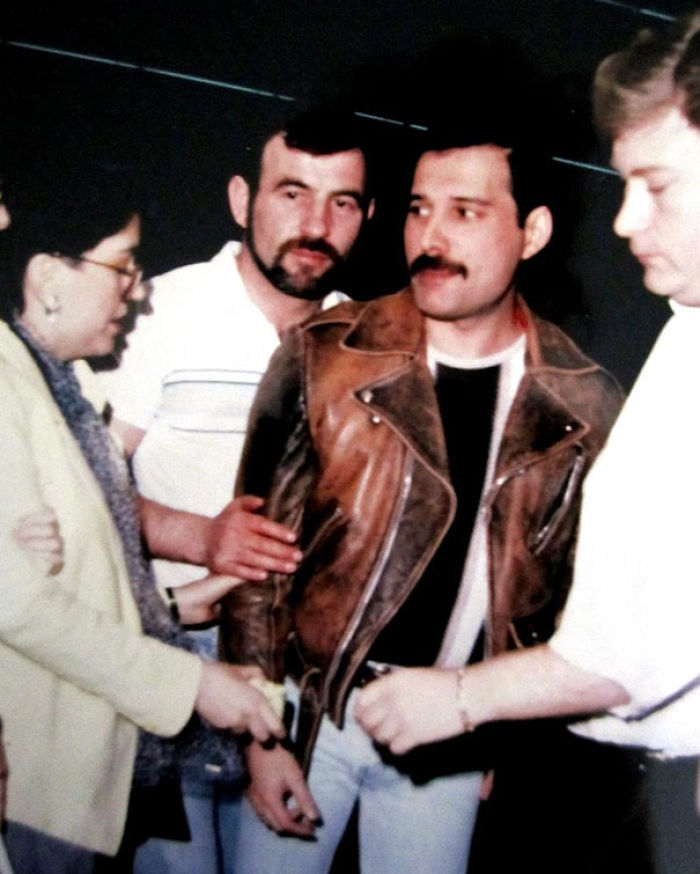 26 Rare Pics Of Freddie Mercury And His Boyfriend From 1980s Reveal The Unseen Side Of Him