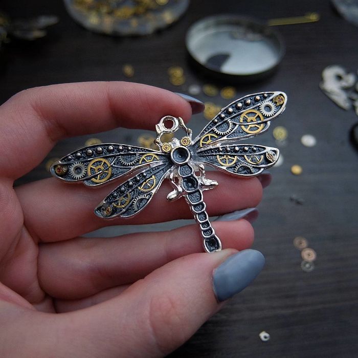 This Ukrainian Artist Creates Animal-Inspired Steampunk Jewelry