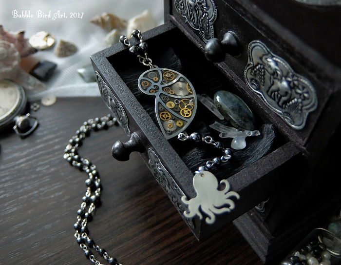 This Ukrainian Artist Creates Animal-Inspired Steampunk Jewelry