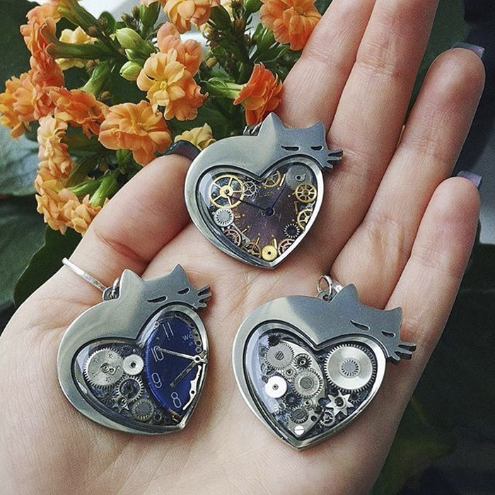 This Ukrainian Artist Creates Animal-Inspired Steampunk Jewelry