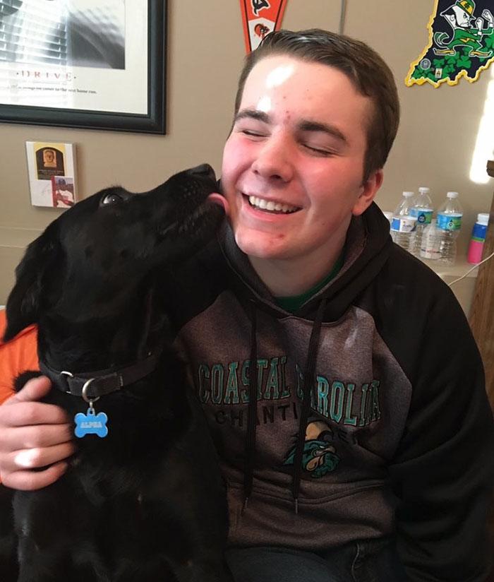 School Includes Teen’s Dog In Yearbook, And That’s No Accident School Includes Teen’s Dog In Yearbook, And That’s No Accident