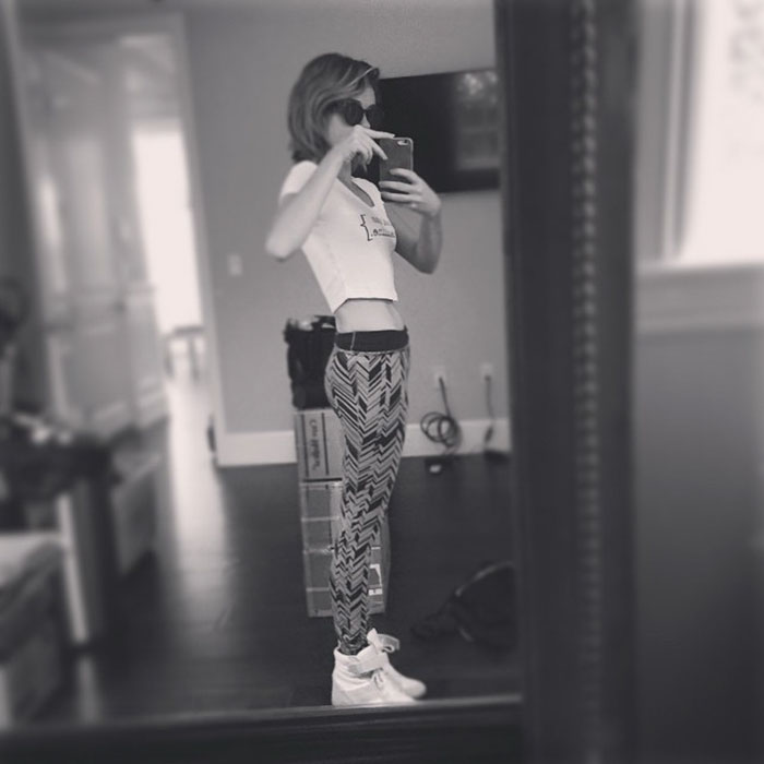 &#8216;Modern Family&#8217; Star Sarah Hyland Gets Body-Shamed, And Her Emotional Response Is Going Viral