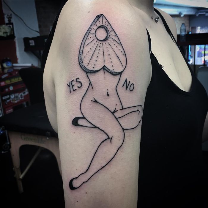 65 Strangely Beautiful Tattoos Of Headless Girls By Molly Jean 65 Strangely Beautiful Tattoos Of Headless Girls By Molly Jean