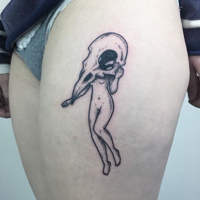 65 Strangely Beautiful Tattoos Of Headless Girls By Molly Jean 65 Strangely Beautiful Tattoos Of Headless Girls By Molly Jean