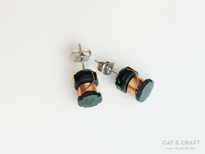 I Turn Old Electronic Devices Into Geeky Jewelry