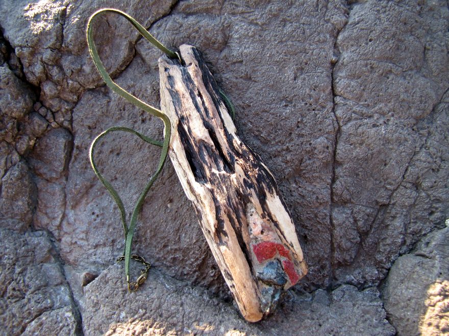 I Make Unique Statement Jewelry Using Driftwood, Stones And Crystals I Make Unique Statement Jewelry Using Driftwood, Stones And Crystals