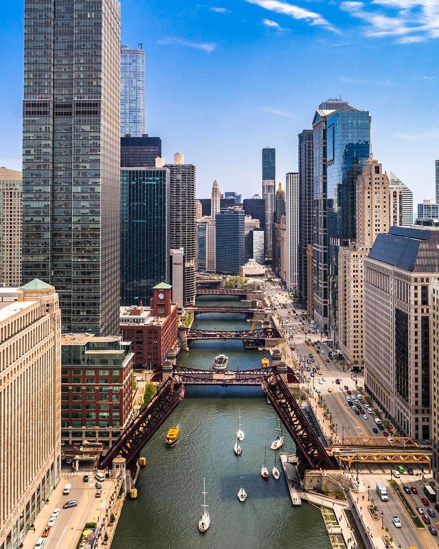 Romanian Photographer Captures Chicago From Above Like You’ve Never Seen Before Romanian Photographer Captures Chicago From Above Like You’ve Never Seen Before