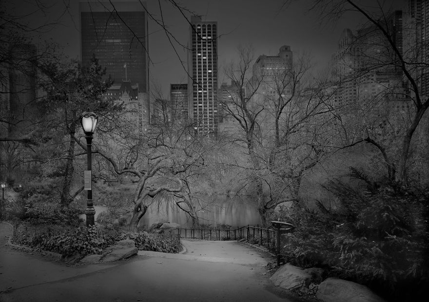 Photographer Suffering From Terrible Insomnia Captures Haunting Pics Of Central Park When There’s No People Photographer Suffering From Terrible Insomnia Captures Haunting Pics Of Central Park When There’s No People