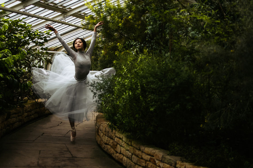 I Can&#8217;t Dance, So I Photograph Ballerinas Instead
