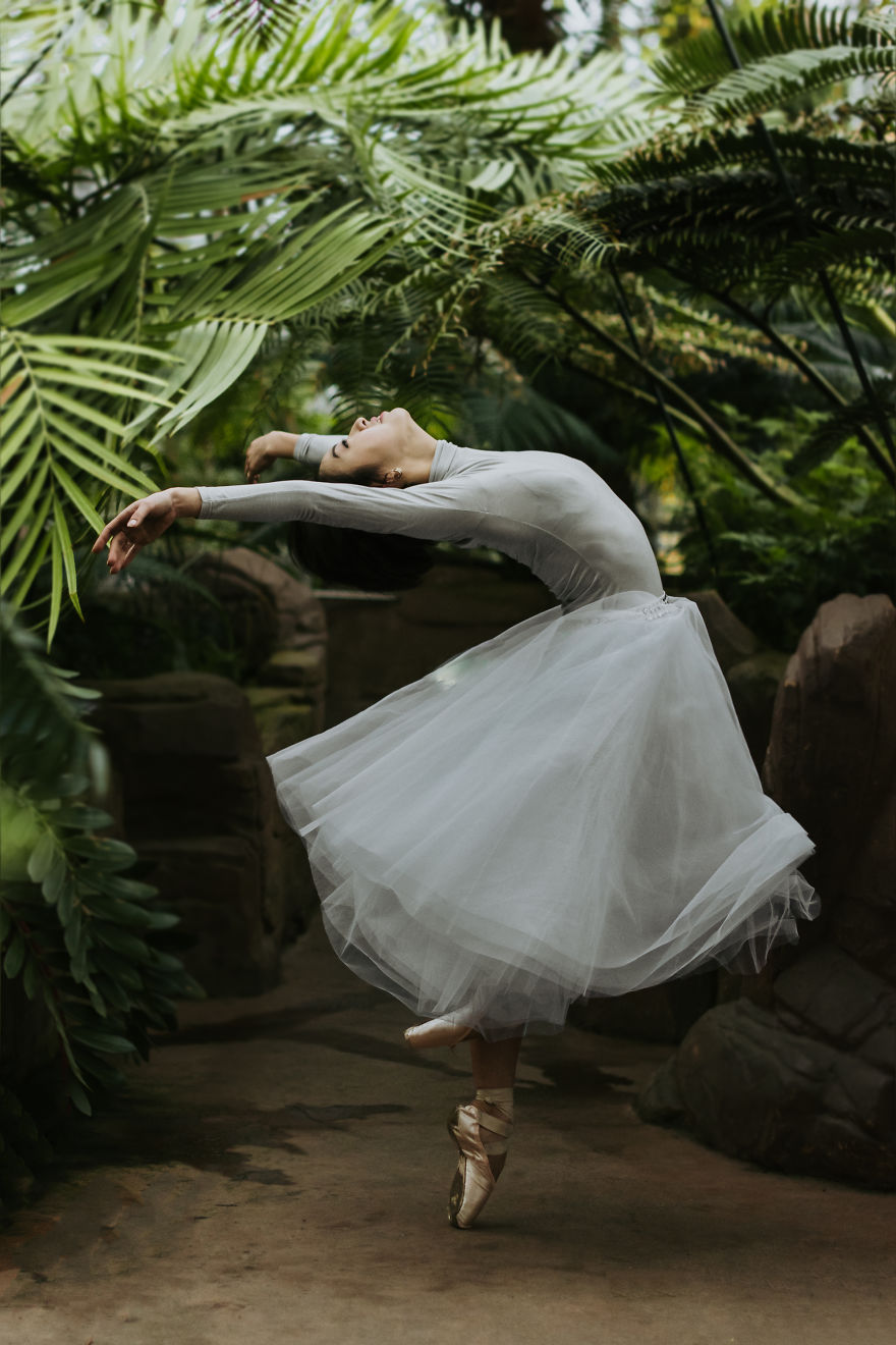 I Can&#8217;t Dance, So I Photograph Ballerinas Instead