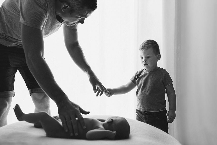 Photographer Takes Pictures Of Babies As Never Seen Before Photographer Takes Pictures Of Babies As Never Seen Before