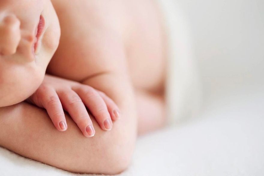 Photographer Takes Pictures Of Babies As Never Seen Before Photographer Takes Pictures Of Babies As Never Seen Before