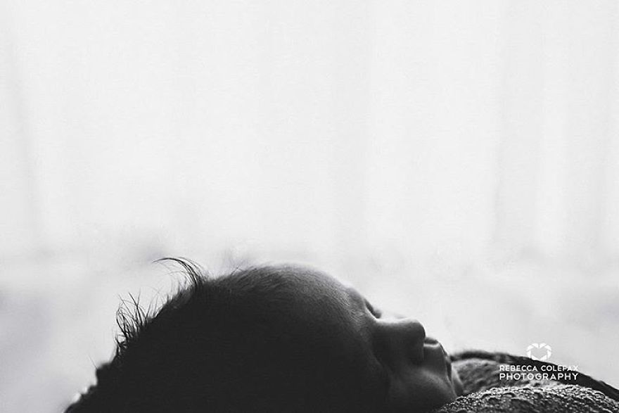 Photographer Takes Pictures Of Babies As Never Seen Before Photographer Takes Pictures Of Babies As Never Seen Before