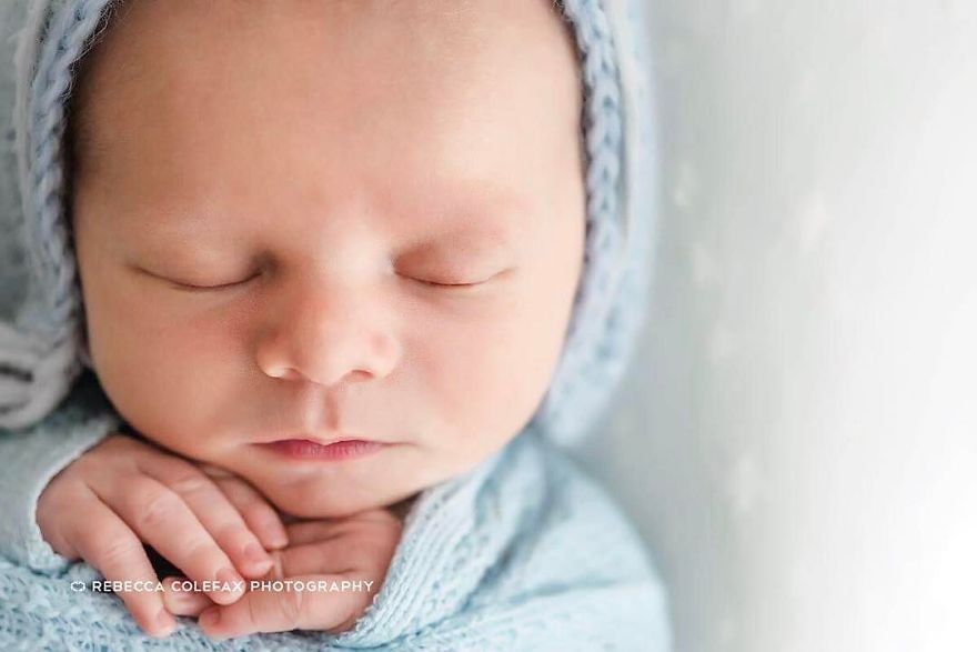Photographer Takes Pictures Of Babies As Never Seen Before Photographer Takes Pictures Of Babies As Never Seen Before