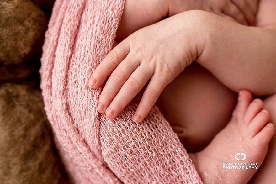 Photographer Takes Pictures Of Babies As Never Seen Before Photographer Takes Pictures Of Babies As Never Seen Before