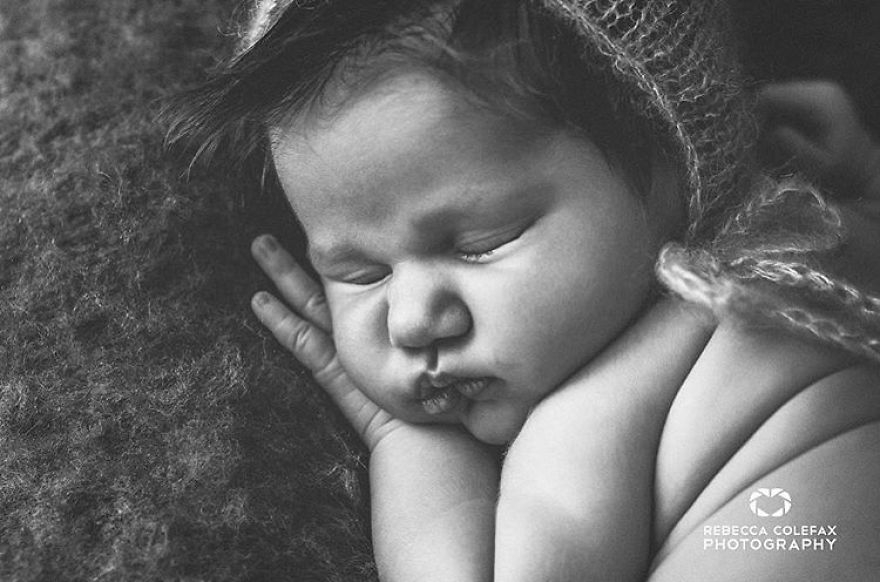Photographer Takes Pictures Of Babies As Never Seen Before Photographer Takes Pictures Of Babies As Never Seen Before