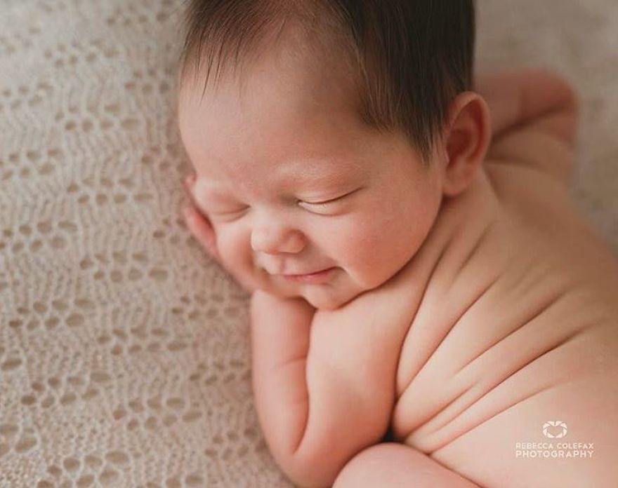 Photographer Takes Pictures Of Babies As Never Seen Before Photographer Takes Pictures Of Babies As Never Seen Before