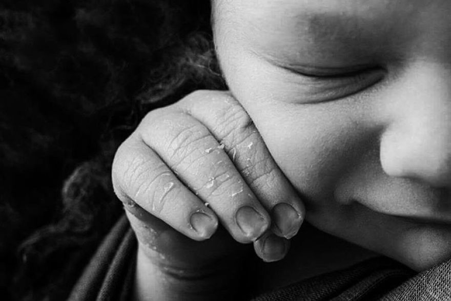 Photographer Takes Pictures Of Babies As Never Seen Before Photographer Takes Pictures Of Babies As Never Seen Before