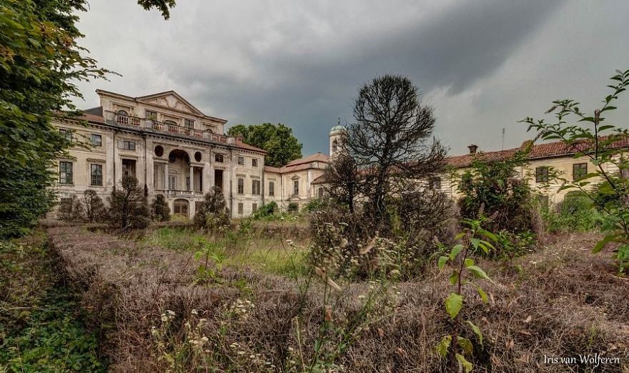 Italy Is Giving Away Old Castles For Free, And Here’s How You Can Get One Italy Is Giving Away Old Castles For Free, And Here’s How You Can Get One