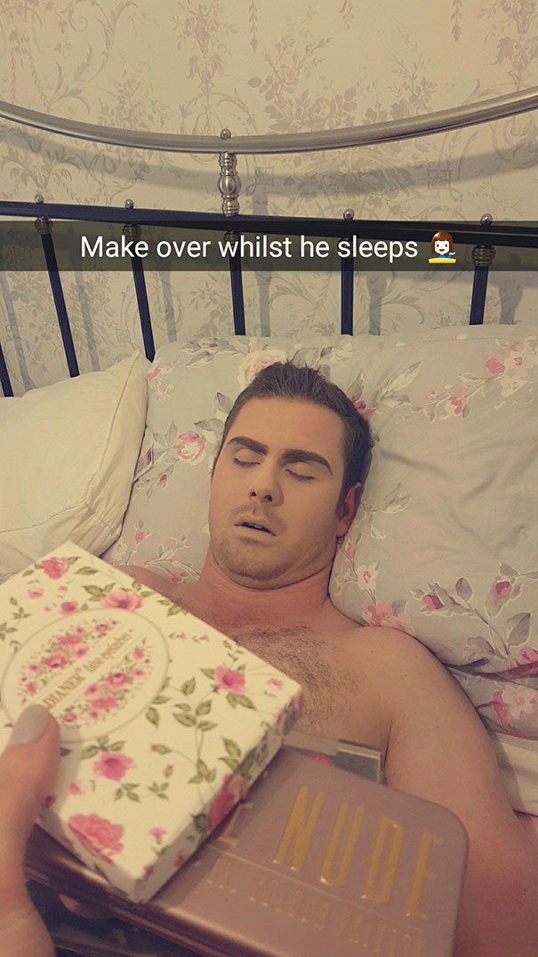 Guy Oversleeps And Fails To Keep His Promise To His Girlfriend, And Her Revenge Is Hilarious Guy Oversleeps And Fails To Keep His Promise To His Girlfriend, And Her Revenge Is Hilarious