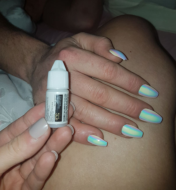 Guy Oversleeps And Fails To Keep His Promise To His Girlfriend, And Her Revenge Is Hilarious Guy Oversleeps And Fails To Keep His Promise To His Girlfriend, And Her Revenge Is Hilarious