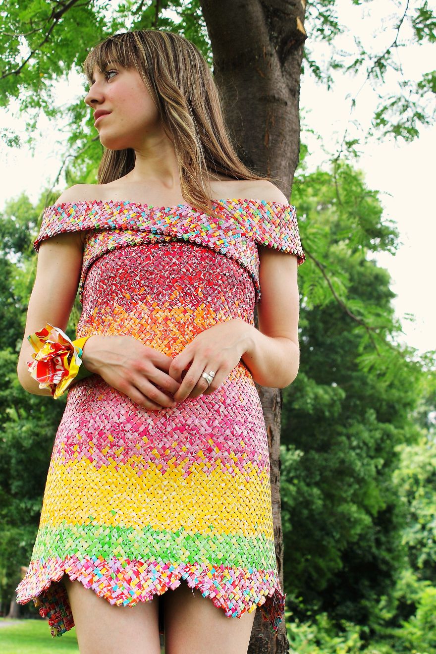 4 Years And 10 000+ Starburst Candy Wrappers Went Into This Dress 4 Years And 10 000+ Starburst Candy Wrappers Went Into This Dress