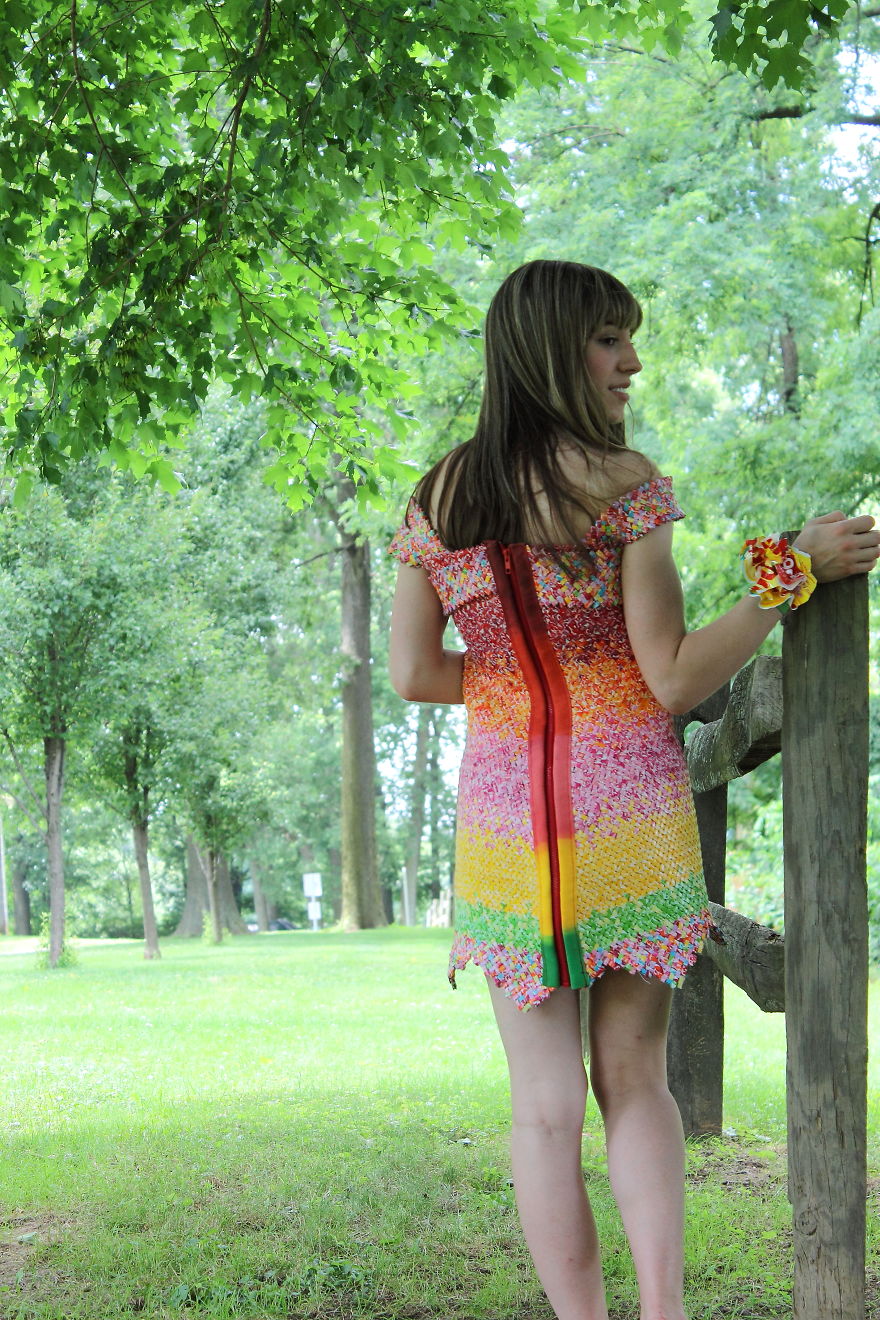 4 Years And 10 000+ Starburst Candy Wrappers Went Into This Dress 4 Years And 10 000+ Starburst Candy Wrappers Went Into This Dress