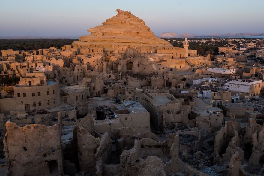 5 Pictures In A Day: How The Time Of Day Affects A Photo 5 Pictures In A Day: How The Time Of Day Affects A Photo