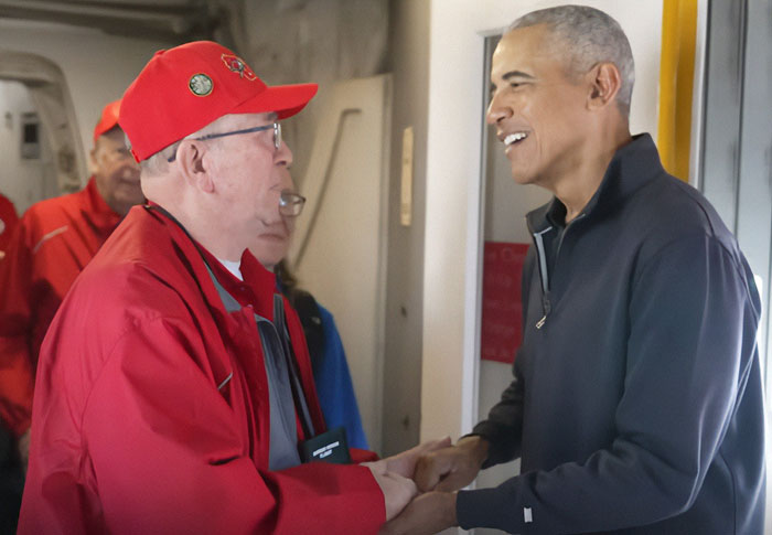 Barack Obama Surprises Plane Full Of War Veterans, And Their Emotional Reactions Go Viral Barack Obama Surprises Plane Full Of War Veterans, And Their Emotional Reactions Go Viral