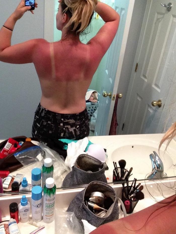 Girl Misses Beach Trip With Her Friends, Hilariously Photoshops Into Their Pics Instead