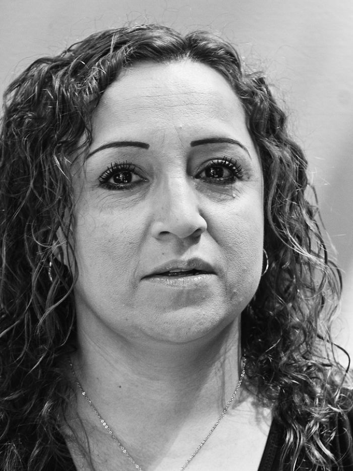 Los Enchilados &#8211; I Captured Close Portraits Of People After Eating Habanero Peppers