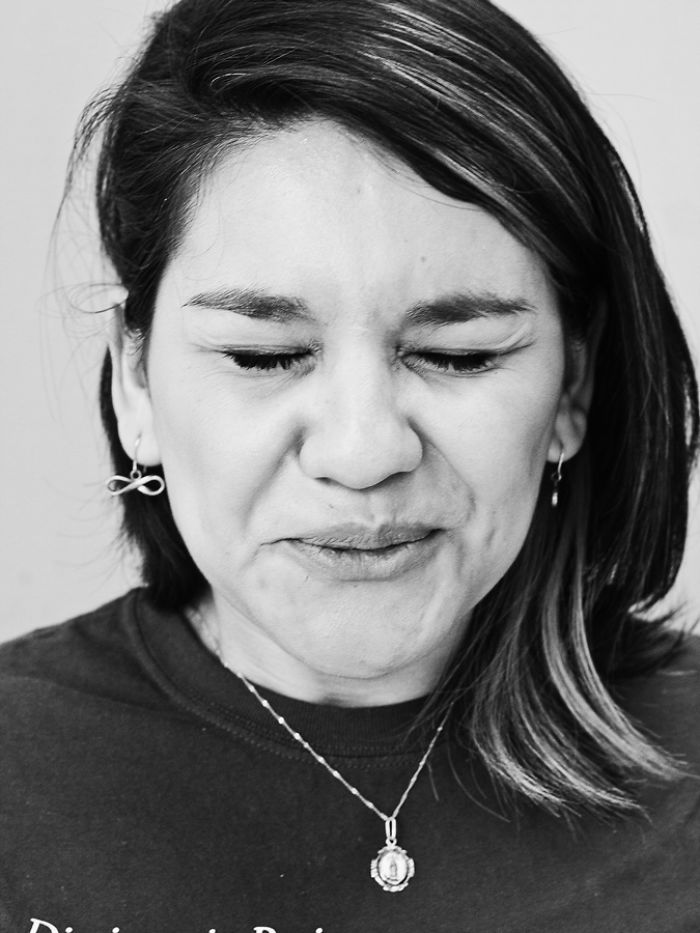 Los Enchilados &#8211; I Captured Close Portraits Of People After Eating Habanero Peppers