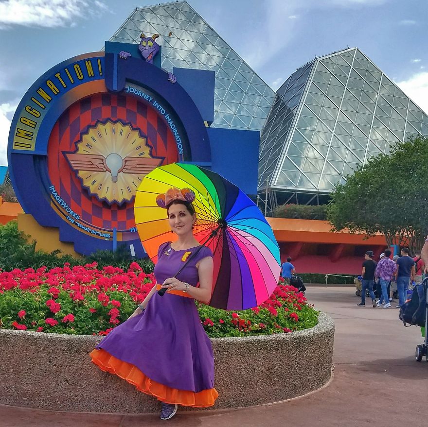 People Show Their Disney Love In Style For Dapper Day