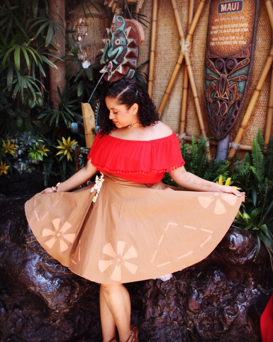 People Show Their Disney Love In Style For Dapper Day