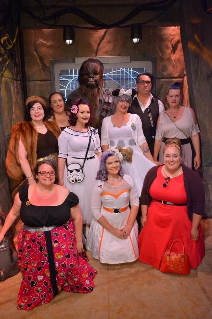 People Show Their Disney Love In Style For Dapper Day