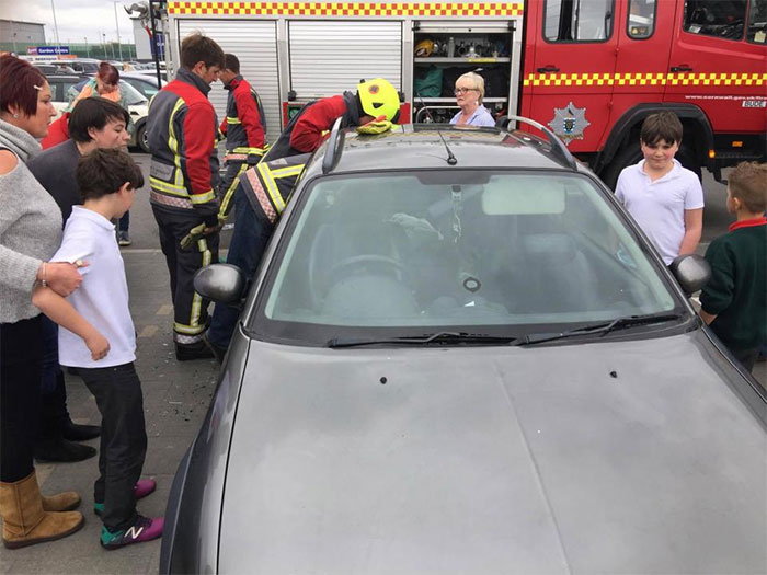 Toddler Can&#8217;t Stop Laughing After Locking Himself In Car While 5 Firefighters Try To Rescue Him