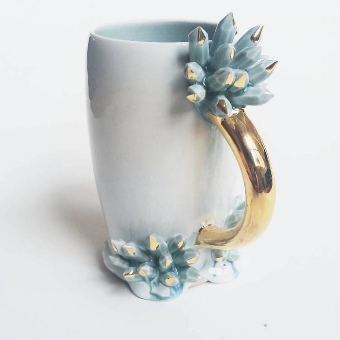 Self-Taught Artist Makes Dazzling Coffee Mugs Which Belong In Art Galleries Self-Taught Artist Makes Dazzling Coffee Mugs Which Belong In Art Galleries