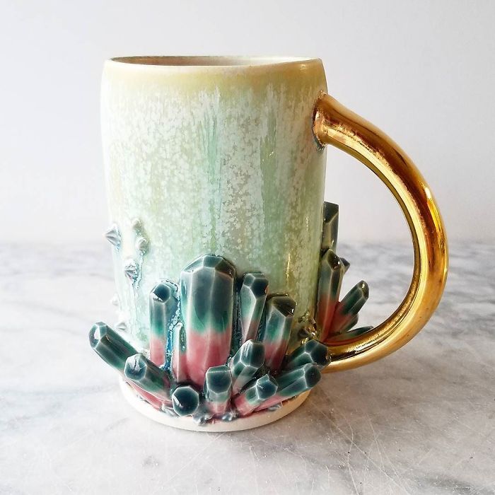 Self-Taught Artist Makes Dazzling Coffee Mugs Which Belong In Art Galleries Self-Taught Artist Makes Dazzling Coffee Mugs Which Belong In Art Galleries