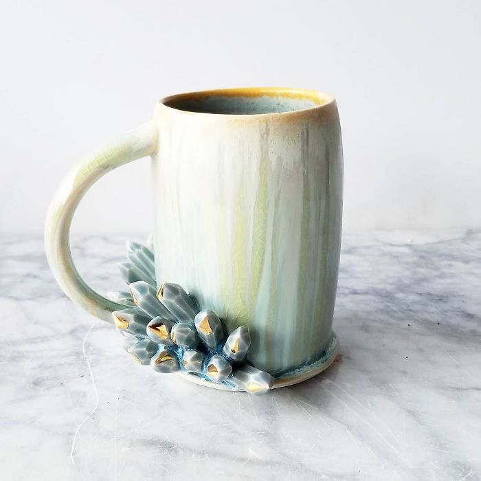 Self-Taught Artist Makes Dazzling Coffee Mugs Which Belong In Art Galleries Self-Taught Artist Makes Dazzling Coffee Mugs Which Belong In Art Galleries