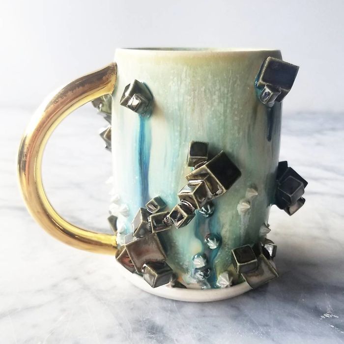 Self-Taught Artist Makes Dazzling Coffee Mugs Which Belong In Art Galleries Self-Taught Artist Makes Dazzling Coffee Mugs Which Belong In Art Galleries