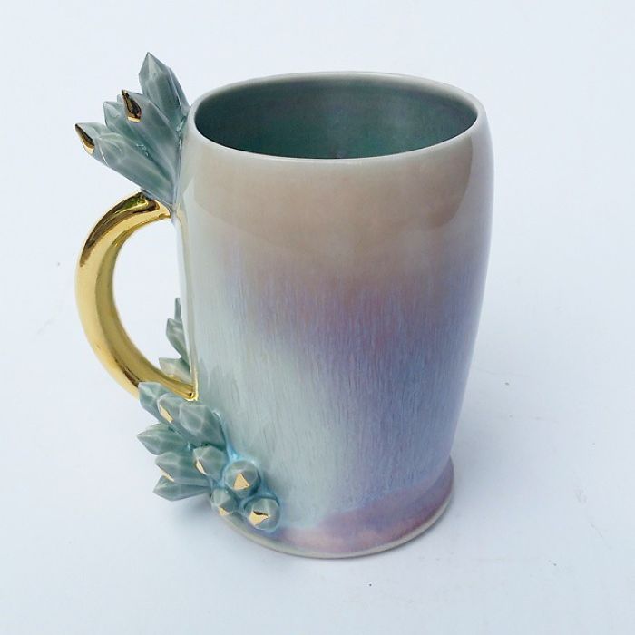 Self-Taught Artist Makes Dazzling Coffee Mugs Which Belong In Art Galleries Self-Taught Artist Makes Dazzling Coffee Mugs Which Belong In Art Galleries