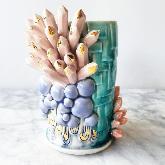 Self-Taught Artist Makes Dazzling Coffee Mugs Which Belong In Art Galleries Self-Taught Artist Makes Dazzling Coffee Mugs Which Belong In Art Galleries