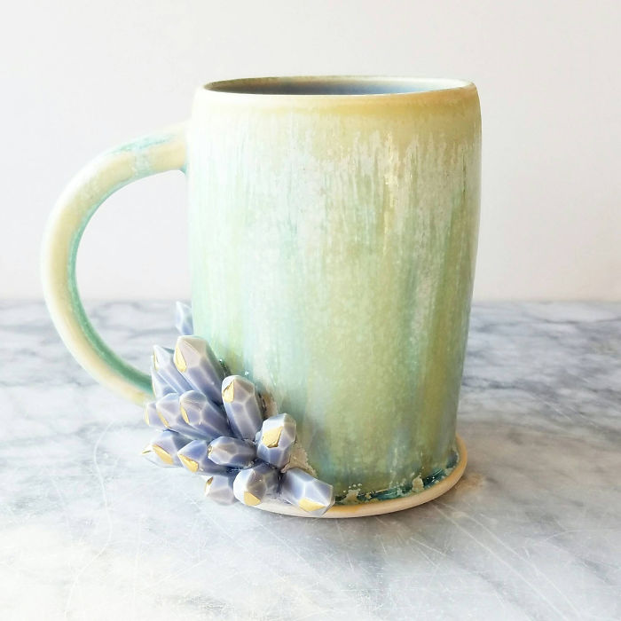 Self-Taught Artist Makes Dazzling Coffee Mugs Which Belong In Art Galleries Self-Taught Artist Makes Dazzling Coffee Mugs Which Belong In Art Galleries