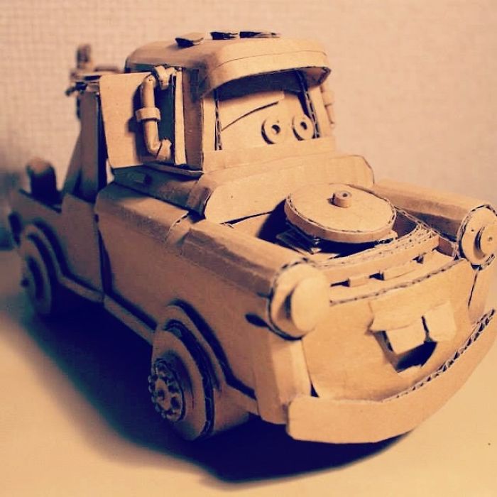 Japanese Cardboard Artist Turns Old Amazon Boxes Into Tanks, Food And Other Incredible Sculptures Japanese Cardboard Artist Turns Old Amazon Boxes Into Tanks, Food And Other Incredible Sculptures