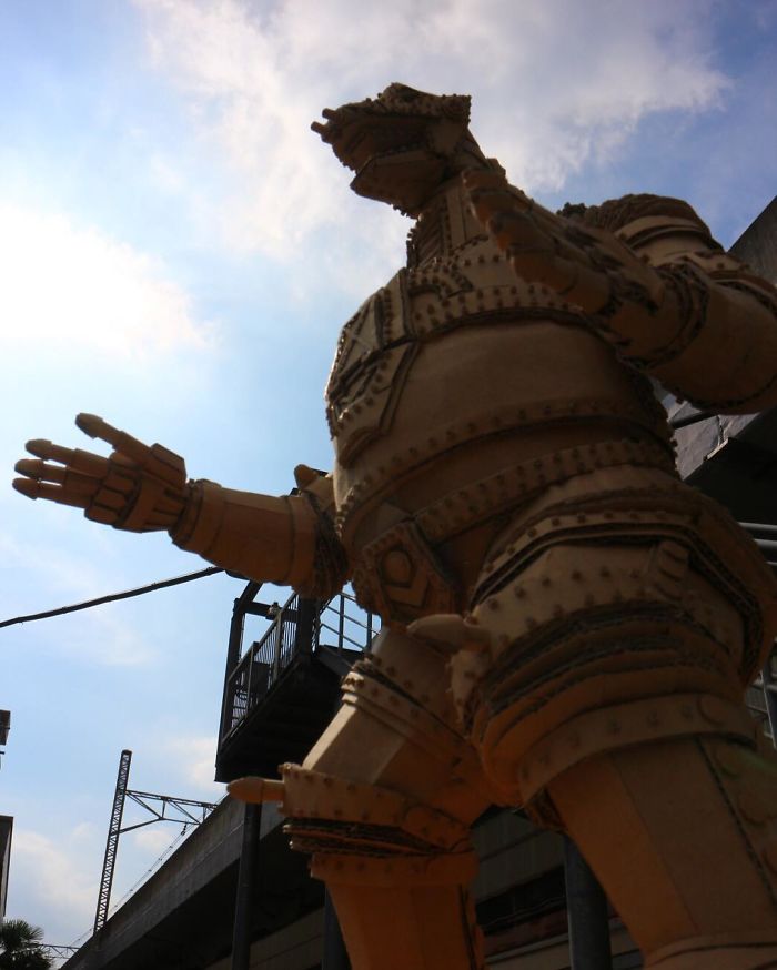 Japanese Cardboard Artist Turns Old Amazon Boxes Into Tanks, Food And Other Incredible Sculptures