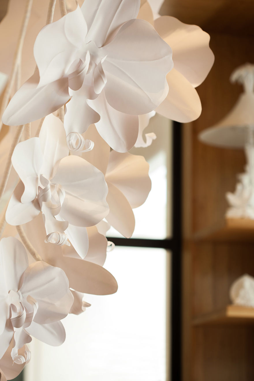 This Giant 7ft Long Orchid Chandelier Is Handmade Out Of Paper This Giant 7ft Long Orchid Chandelier Is Handmade Out Of Paper