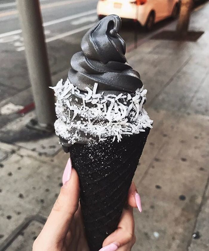 Finally, Black Ice-Cream Is A Thing And It Will Match Your Dark Soul Finally, Black Ice-Cream Is A Thing And It Will Match Your Dark Soul